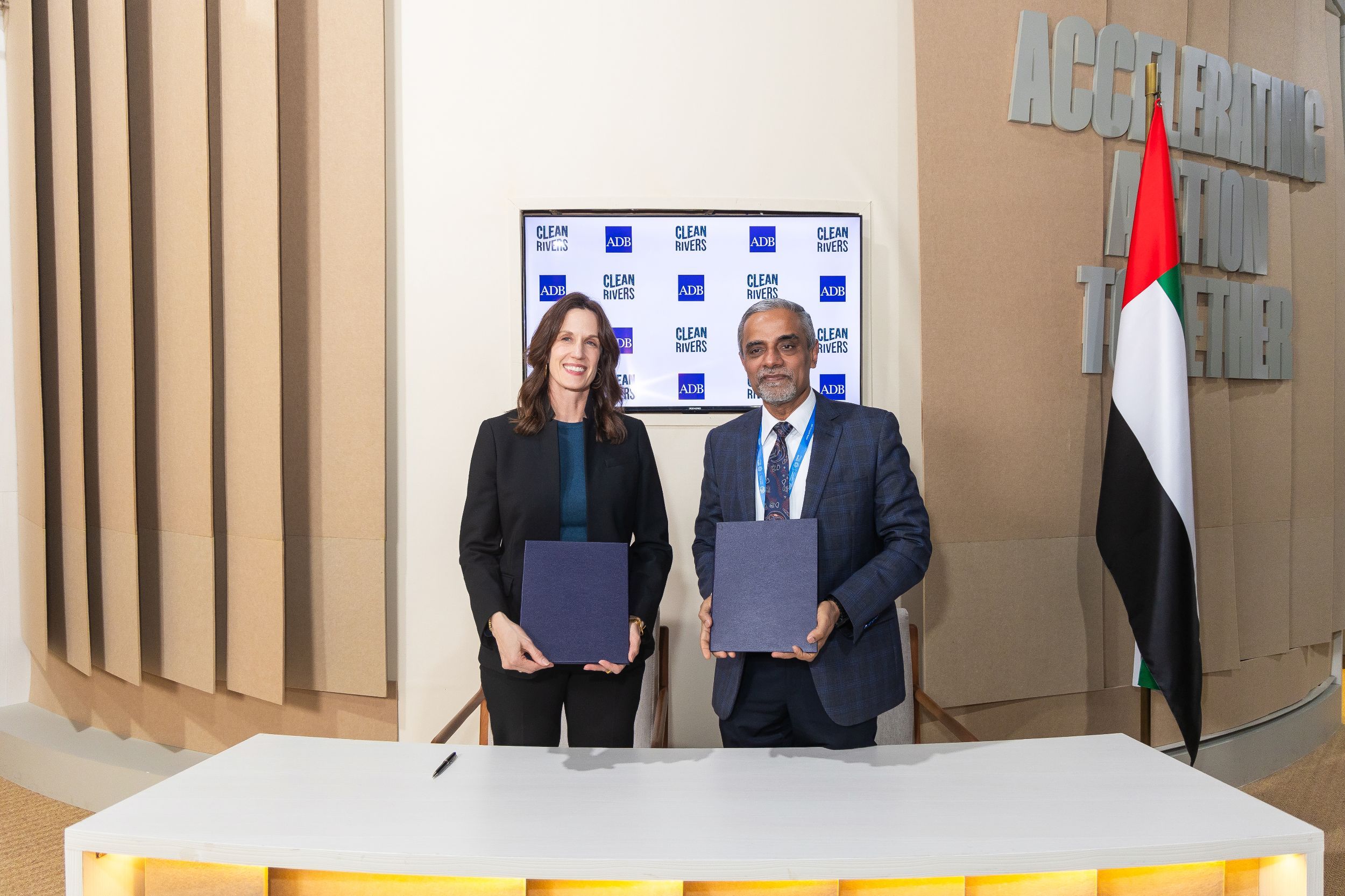 An exciting milestone for Clean Rivers at COP29! We signed an MoU with the Asian Development Bank to collaborate on solutions for reducing plastic leakage into the ocean across Asia and the Pacific.